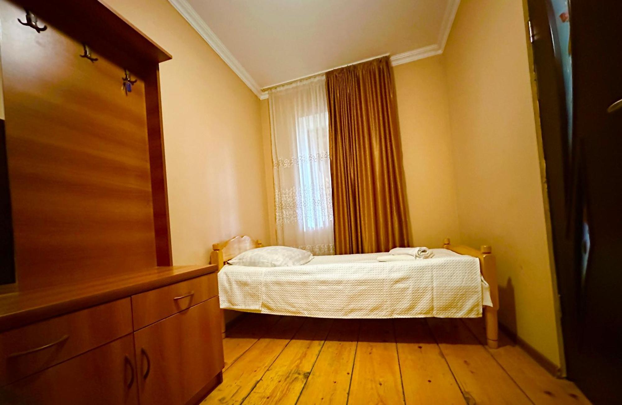 Mziuri Guest House Mestia Ngoại thất bức ảnh