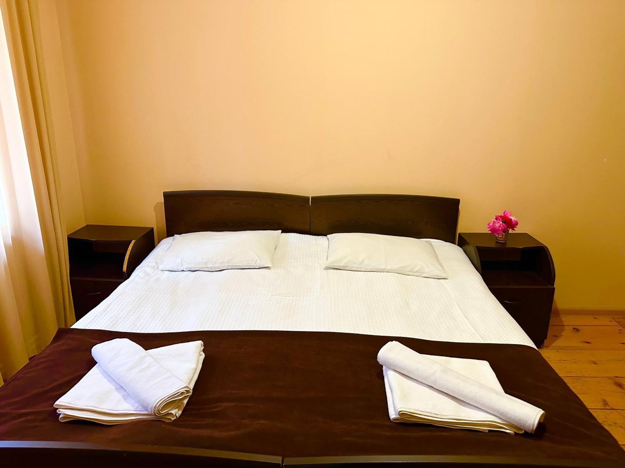 Mziuri Guest House Mestia Ngoại thất bức ảnh