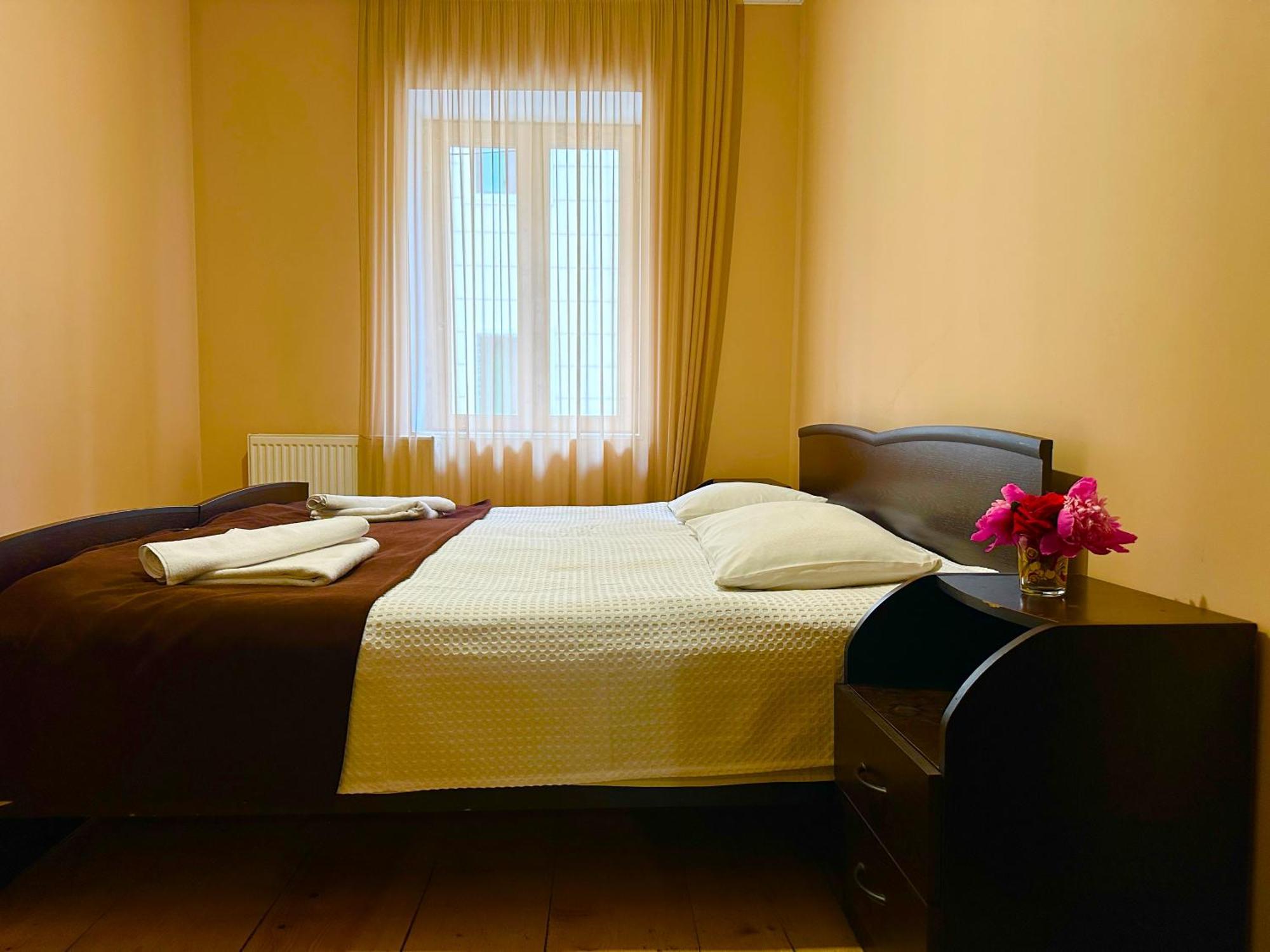 Mziuri Guest House Mestia Ngoại thất bức ảnh